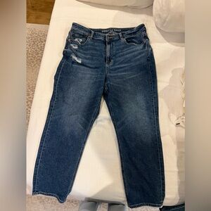 AMERICAN EAGLE. Mom jeans size 16 short
